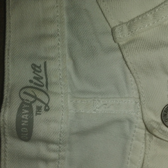 White Ladies Shorts - Picture 5 of 6